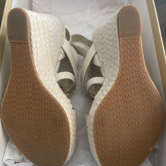 Michael Kors espadrille sandal - Picture 5 of 8